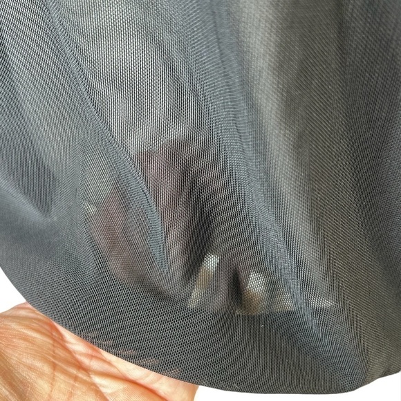 The North Face Men’s Black Full Zip Mesh Back Lightweight Vest - Picture 13 of 16